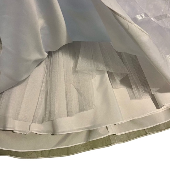 "Little Maiden" Elegant White Kids Dress - Picture 2 of 7